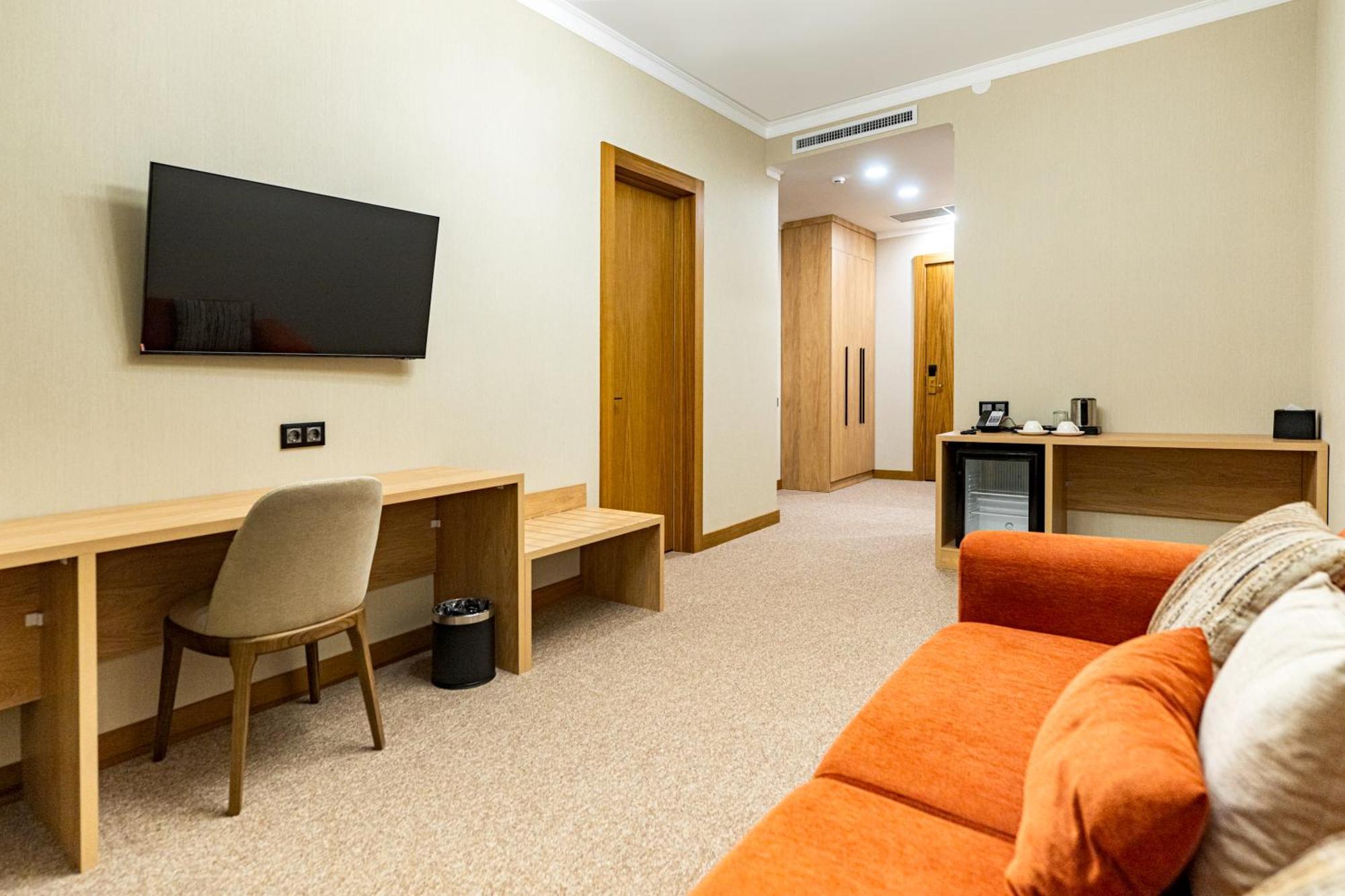 Mardan Hotel Шимкент Екстер'єр фото